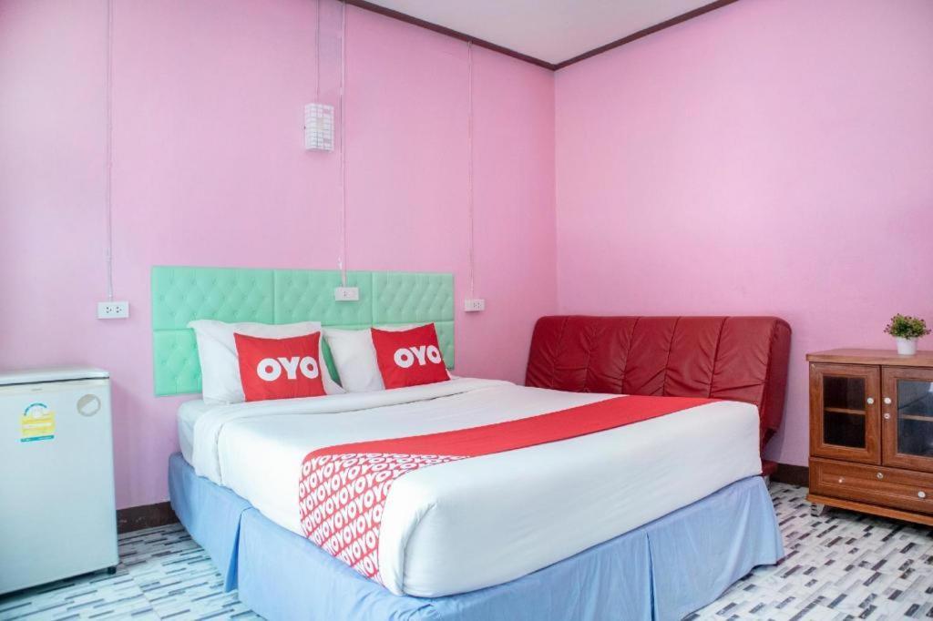 Oyo 797 Pink House Bungalow Ко-Ланта Экстерьер фото