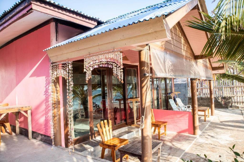 Oyo 797 Pink House Bungalow Ко-Ланта Экстерьер фото