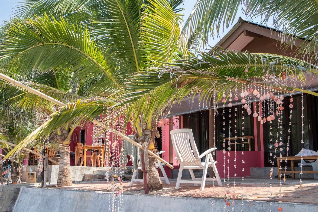 Oyo 797 Pink House Bungalow Ко-Ланта Экстерьер фото